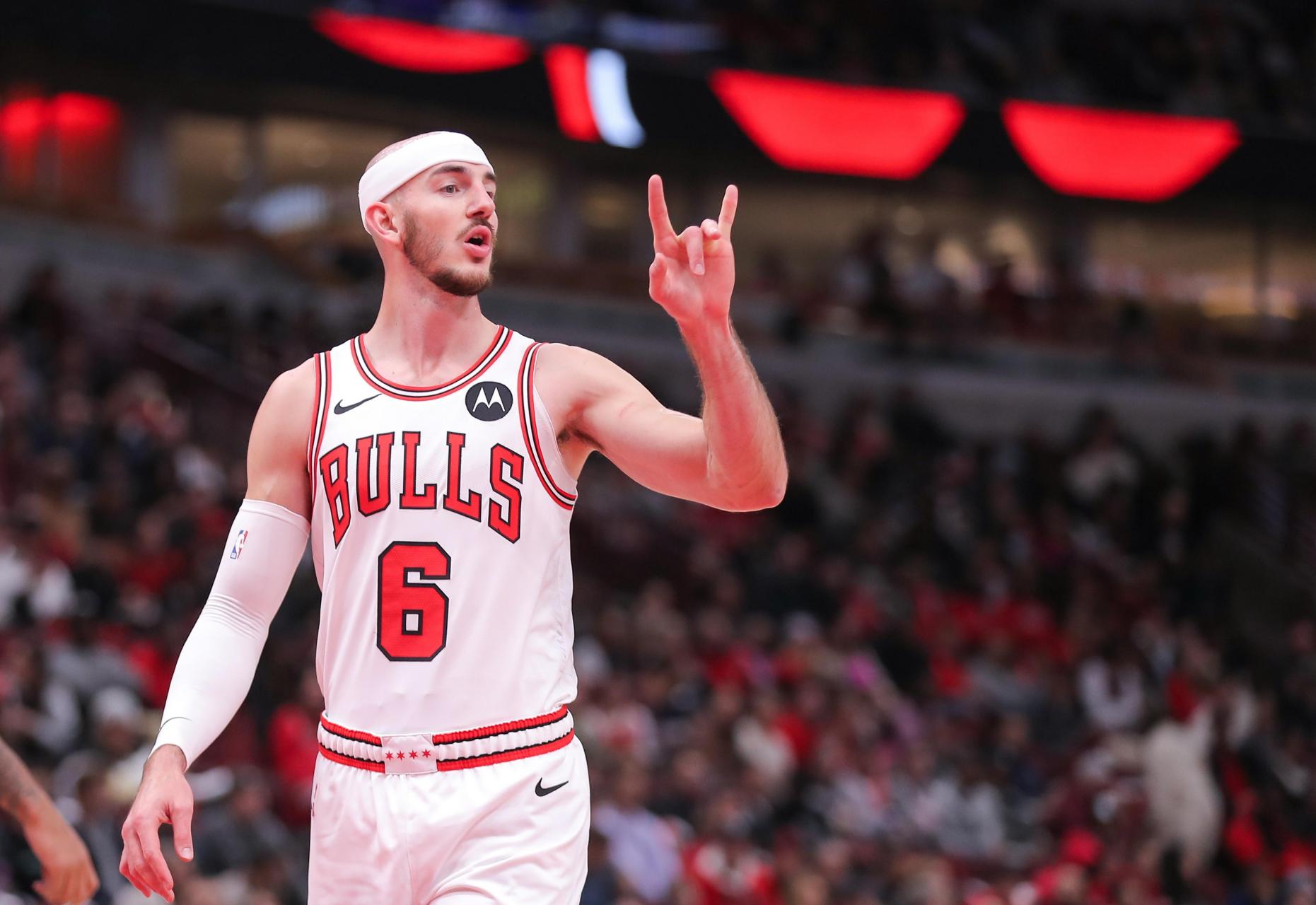 包含欧篮联倒计时，芝加哥公牛清晨复出首秀，细节引发关注，管理层满意，球队文化再被提及的词条