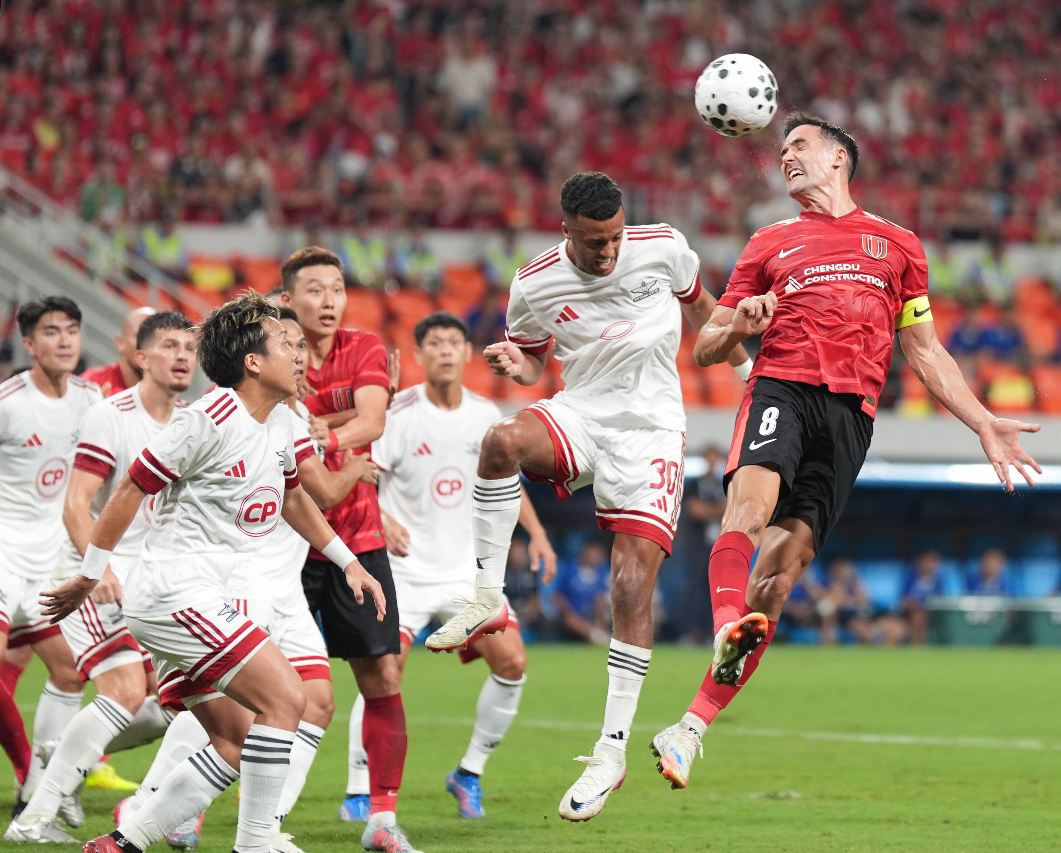 南宫娱乐-包含成都蓉城迎英超关键赛，赛后临场应变，更衣室稳定，年轻球员得到机会的词条