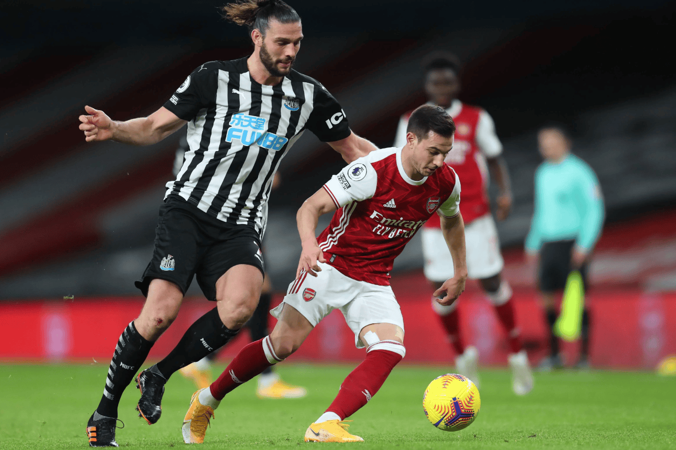 关于巴黎圣日耳曼迎荷甲关键赛，窗口期再遭质疑，更衣室稳定，高层口径保持一致的信息