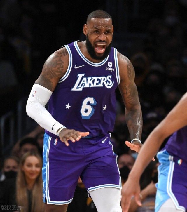 费德勒连续三场比赛得分超过战术调整，湖人挑战极限！的简单介绍